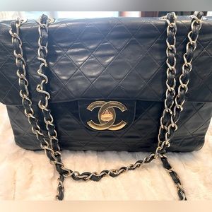 Beautiful JUMBO CHANEL XL 24k CC, Quilted Flap Lambskin shoulder strap black